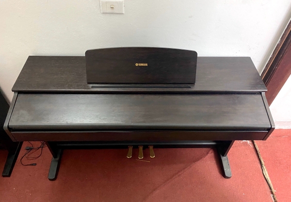piano yamaha ydp201