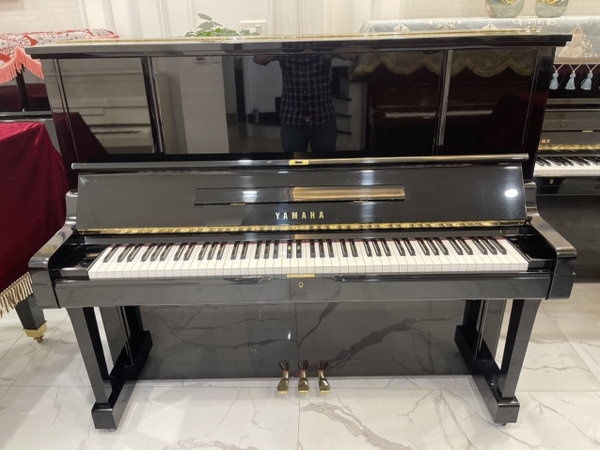 Đàn piano Yamaha UX3 