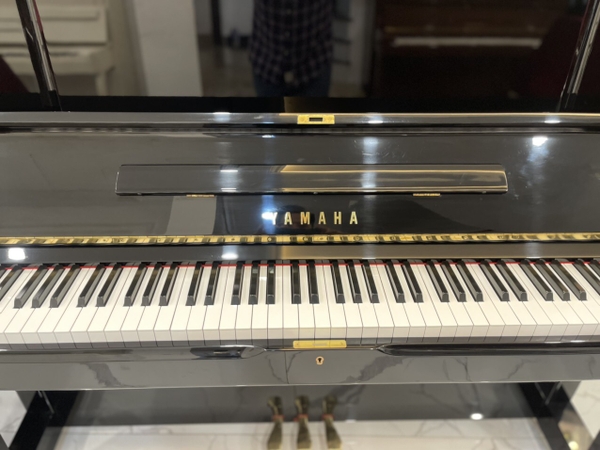 Đàn piano Yamaha UX3 