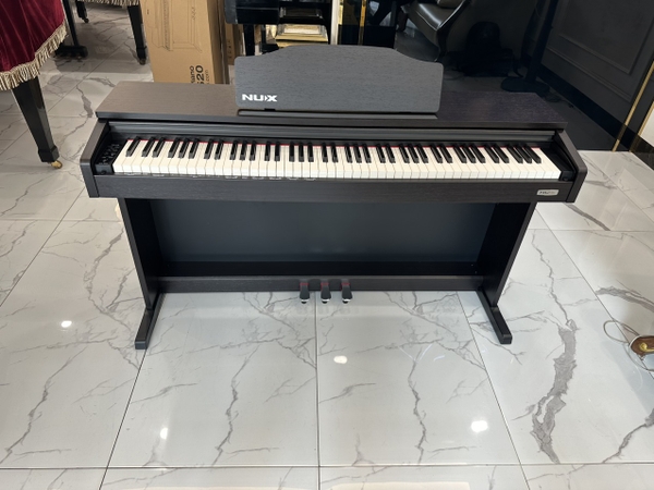 Piano Nux Wk400