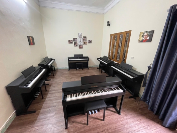 bàn giao piano điện eterna cho lớp học nhạc tại hà nội