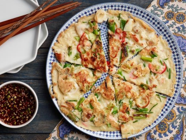 Cách làm bánh kếp hải sản ngon đúng điệu