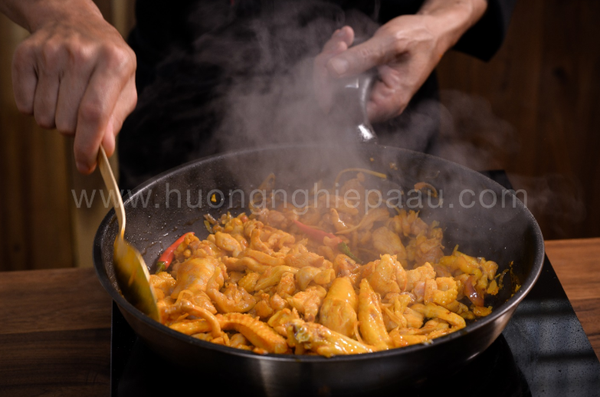 Cách nấu cari gà vàng ươm mà có thể bạn chưa biết