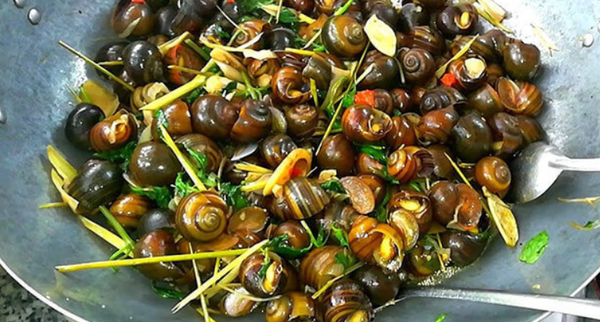 Cách làm ốc bươu xào sả ớt ăn cay xé lưỡi kiểu miền Trung