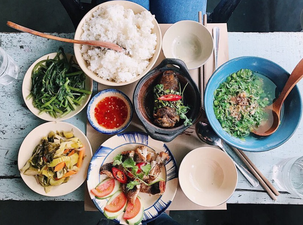 Mặn mà chén nước mắm trong mâm cơm việt