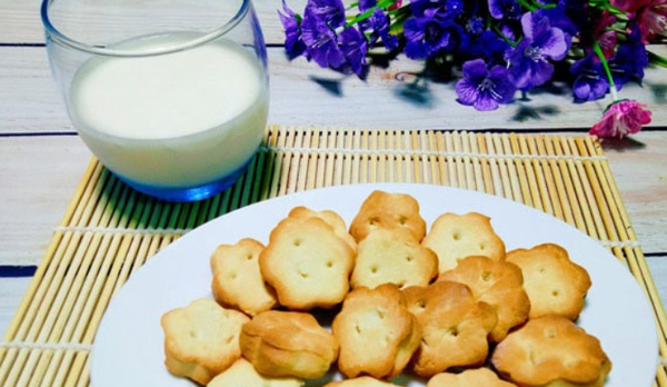 Cách làm bánh quy sữa giòn tan thơm ngon tại nhà