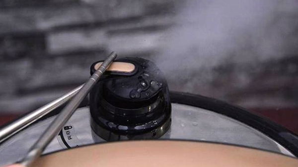 Nồi áp suất bị xì hơi có nguy hiểm không?