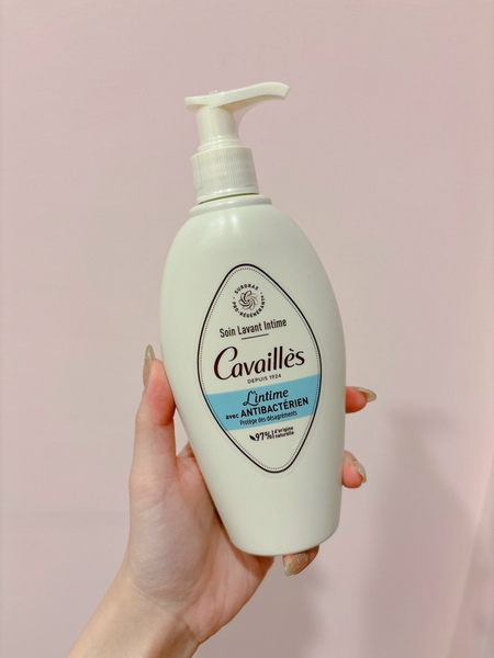Dung Dịch Vệ Sinh Roge Cavailles Soin Lavant Intime Cleansing Care Anti Bacterien