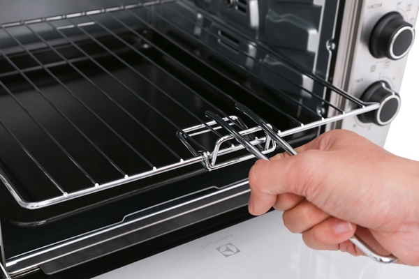 Lò Nướng Để Bàn Electrolux EOT30MXC 30 lít - Chính Hãng