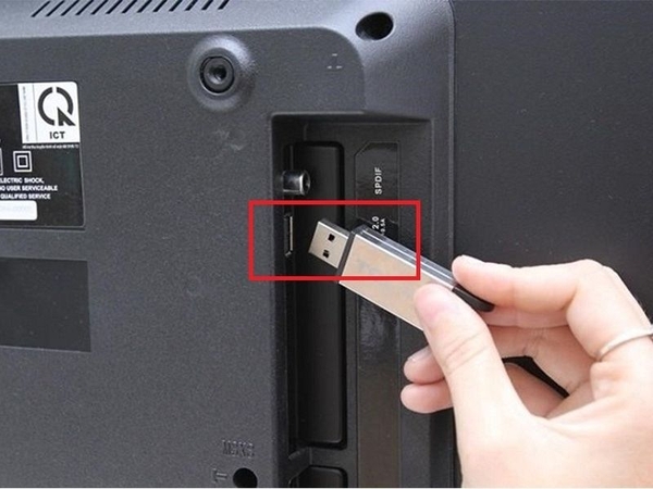 6 hãng tivi cần có usb wifi thì mới kết nối được mạng