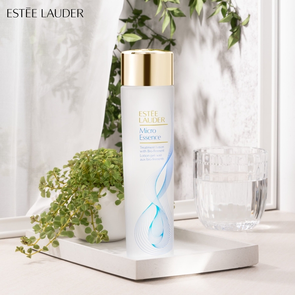 Nước thần kiêm toner trẻ hóa da Estee Lauder Micro Essence Skin Activating Treatment Lotion