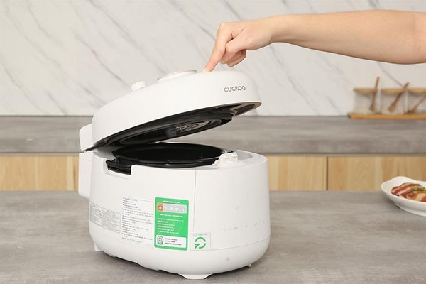 Nồi cơm điện tử áp suất Cuckoo 0.54 lít CRP-T0310FGW