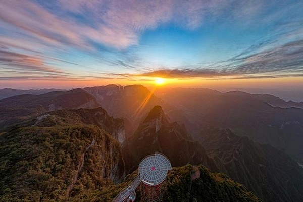 [2025] KHÁM PHÁ SẮC MÀU TRUNG HOA 6N5Đ PN ÂN THI-PHƯỢNG HOÀNG CỔ TRẤN-TRƯƠNG GIA GIỚI