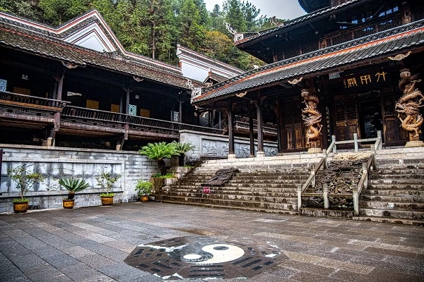 [2025] KHÁM PHÁ SẮC MÀU TRUNG HOA 6N5Đ PN ÂN THI-PHƯỢNG HOÀNG CỔ TRẤN-TRƯƠNG GIA GIỚI