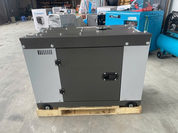 Máy Phát Điện Chạy Dầu Siêu Cách Âm Huspanda 5Kw HD6600S