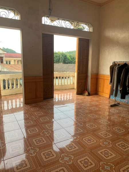 Bán nhà 3 tầng khung cứng chắc chắn ( cách mặt đường Phan Đăng Lưu 15m, gần chợ cây 6)