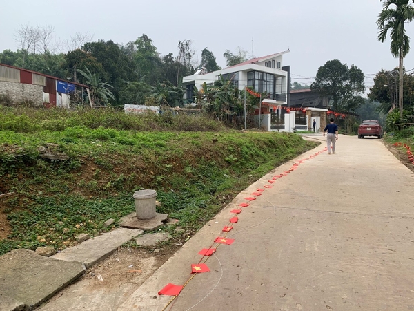 Bán mảnh đất view hồ 2 mặt tiền đường Vực Giang, phường Nam Cường, thành phố Yên Bái