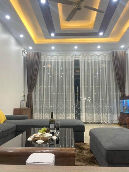 Bán nhà 2 tầng vị trí siêu đẹp, thiết kế hiện đại sang trọng đối diện thuế Yên Bái