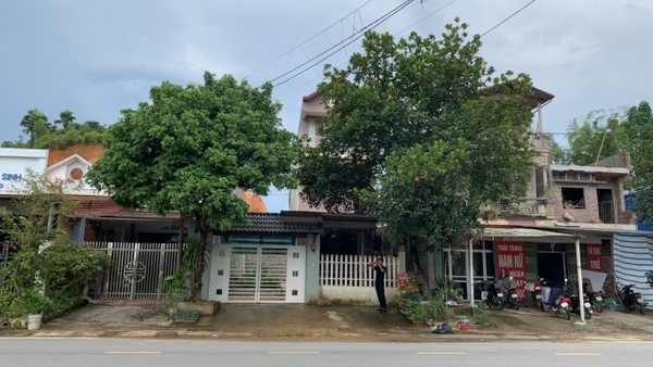 Bán nhà vườn 3 tầng kèm mảnh đất bên cạnh 8x25m mặt đường mới siêu đẹp.