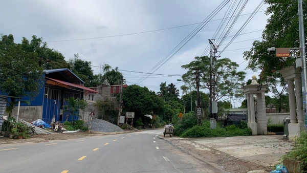 Bán nhà vườn 3 tầng kèm mảnh đất bên cạnh 8x25m mặt đường mới siêu đẹp.