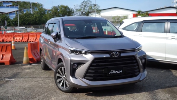 dan-phim-cach-nhiet-cho-toyota-avanza-premio-2022