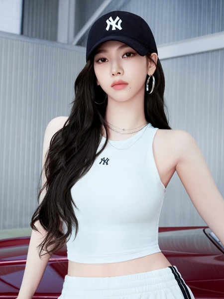 Áo Croptop MLB Women's Basic Small Logo Golf Crop Top New York Yankees Ivory