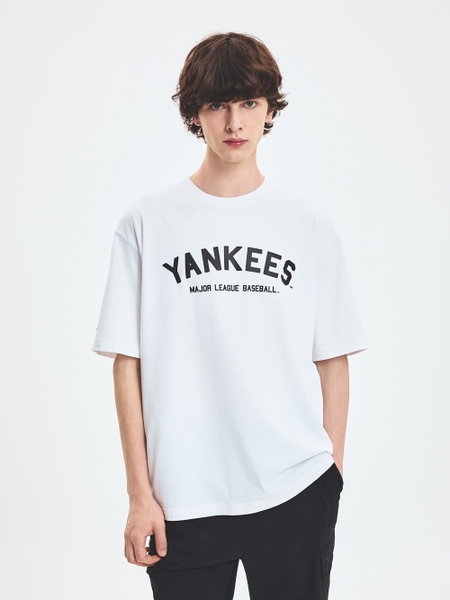 Áo Thun MLB Varsity Big Logo Overfit Short Sleeve T-Shirt New York Yankees White