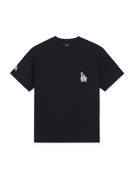 Áo Thun MLB Oversized Short-Sleeve T-Shirt Featuring Bernie's Back Graphic LA Dodgers Black