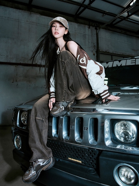 Giày MLB Curve Runner Enamel New York Yankees Brown [Karina PICK]