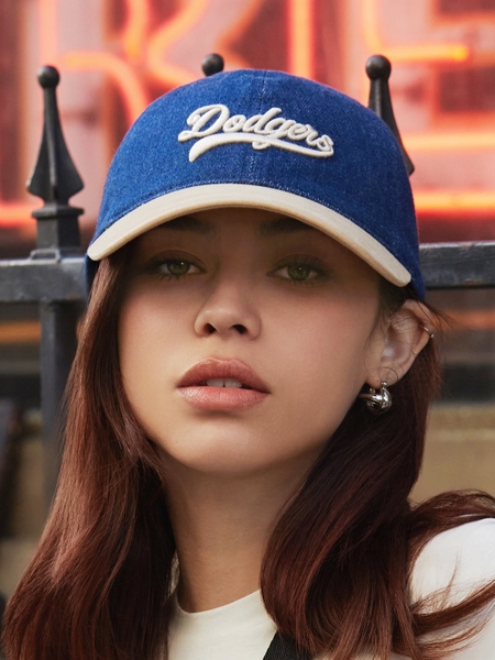 Nón MLB Korea Culsive Lettering Denim Color Block Unstructured Ball Cap LA Dodgers Indigo