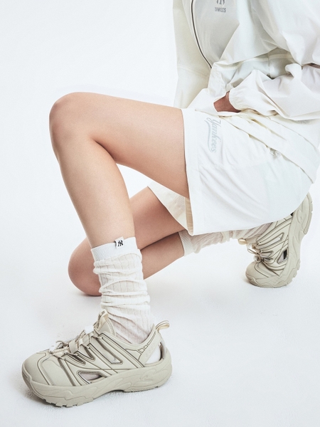 Sandals MLB Big Ball Chunky Field Mask New York Yankees Cream