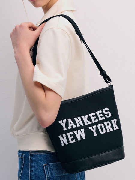 Túi MLB Korea Varsity Jacquard Bucket Bag New York Yankees Black
