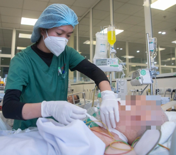 Bộ Y tế sắp trình phương án tăng phụ cấp mổ, tiền trực