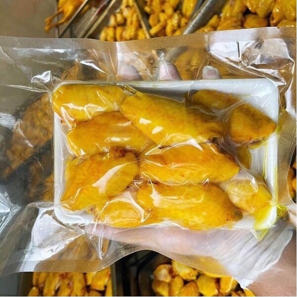 Dịch vụ hút chân không gà ủ muối tại Bình Dương