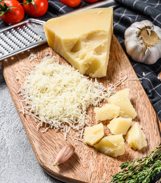 Phô mai cứng Ý - Italian Hard Cheese (Parmesan Cheese) 1KG