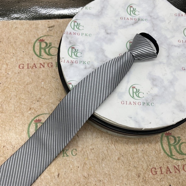 Cà vạt nam mẫu thắt sẵn dây kéo 6cm màu xám kẻ mẫu mới nhất 2023 Giangpkc