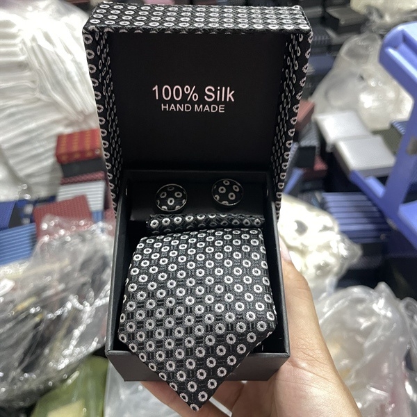 Cà vạt nam màu đen chấm tròn kèm hộp bản nhỏ 6cm dành cho nam thanh niên set đầy đủ mẫu t11-2023 Giangpkc 011-27