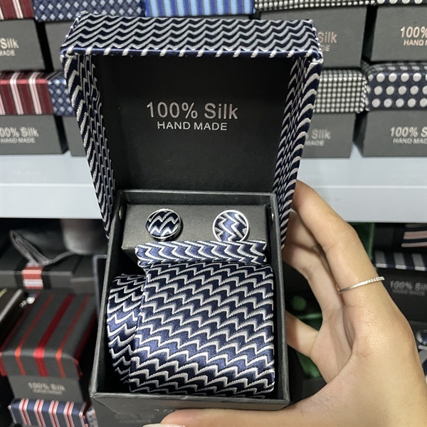Cà vạt nam màu xanh đen họa tiết mắt cá kèm hộp bản nhỏ 6cm dành cho nam thanh niên set đầy đủ mẫu t11-2023 Giangpkc 011