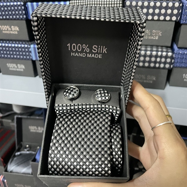 Cà vạt nam màu đen chấm trắng kèm hộp bản nhỏ 6cm dành cho nam thanh niên set đầy đủ mẫu t11-2023 Giangpkc 011-56