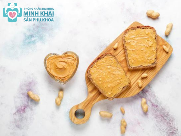 bơ đậu phộng và bánh mì 
