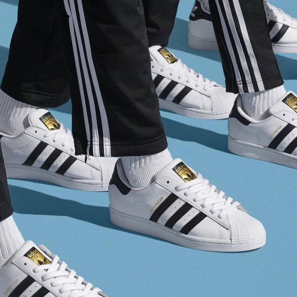 cách xỏ dây giày adidas