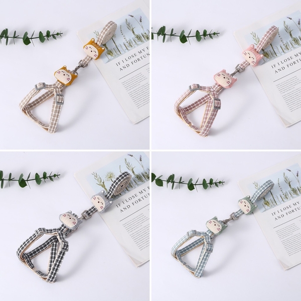 Dây dắt kèm yếm kẻ caro đính mèo cute  1.0cm