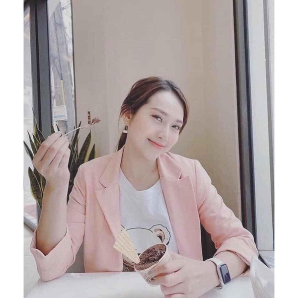 Áo Blazer Bershka Auth new tag có sẵn