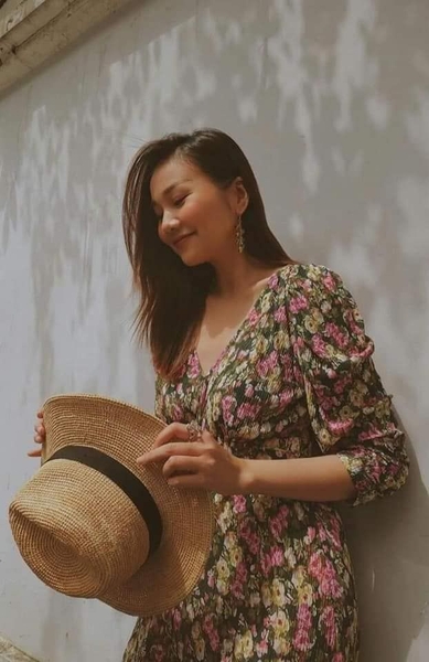 Váy dập ly hoa dáng midi cổ V Thanh Hằng Mango Auth New Tag có sẵn 87095656