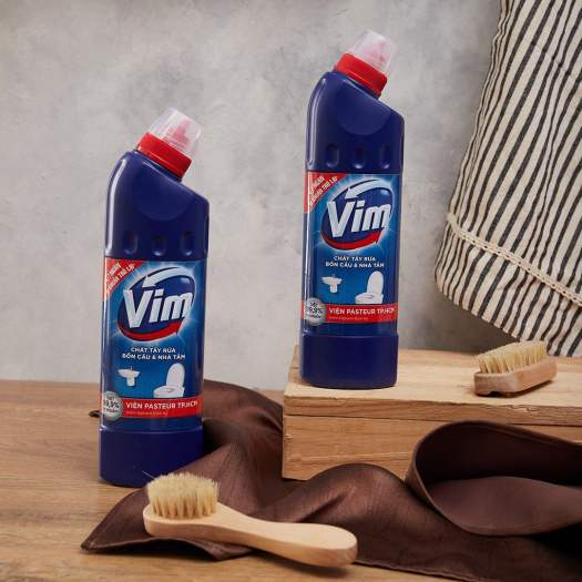 Nước Tẩy Bồn Cầu Vim Diệt Khuẩn Xanh Biển - Chai 880ml