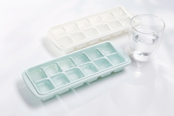 Khay đá vuông Kari 12 viên (loại đơn) - Trắng ngọc