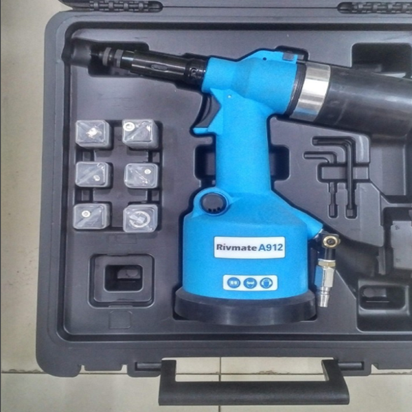 Súng bắn Đinh Tán  Rivet nut tool A 912