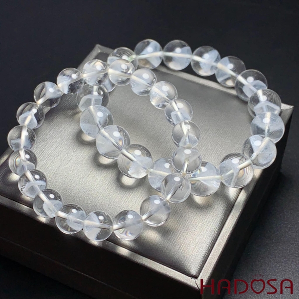 Vòng tay đá thạch anh phong thủy cho người tuổi Tý