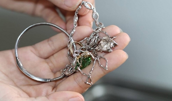 Vì Sao Đeo Bạc Bị Đen? Giải Pháp Giúp Bạc Sáng Bóng