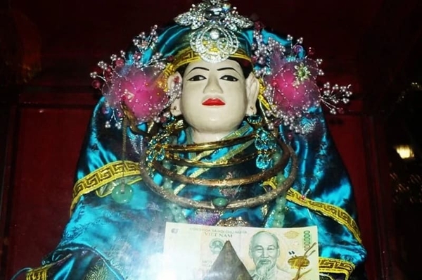 Đền Thờ Chầu Năm Suối Lân: Nơi Tôn Nghiêm Và Tâm Linh